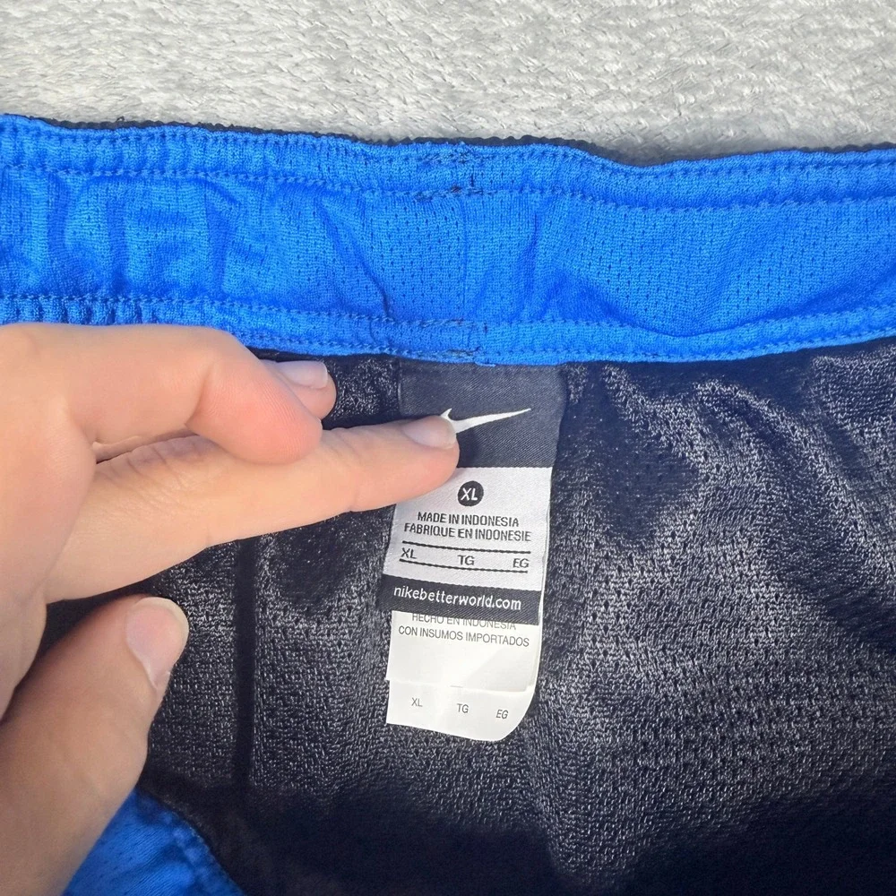 Nike Mens XL Swim Trunks Black Blue Mesh Lined Quick Dry